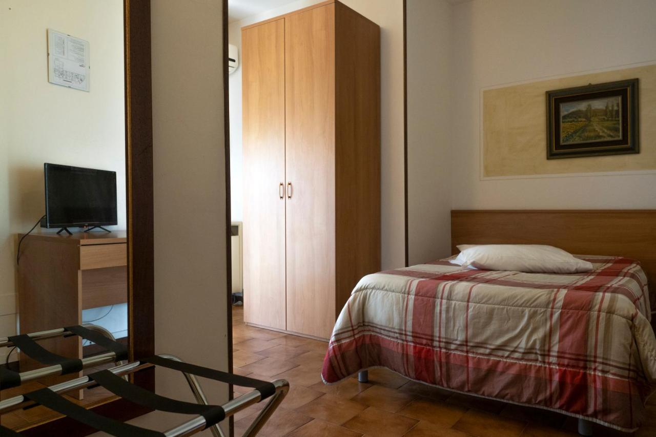 Hotel La Vela Castelnuovo Rangone Екстер'єр фото